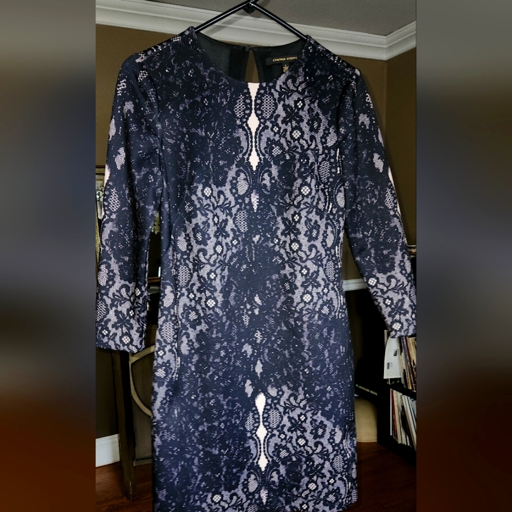 Cynthia Steffe Black dress size 4.. gorgeous lined lace black